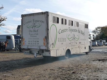 Le camion du Bief repart d'Auvers